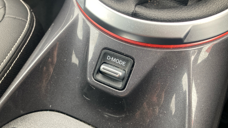 Nissan Juke 1.0 DiG-T 114 Tekna 5dr Petrol Hatchback